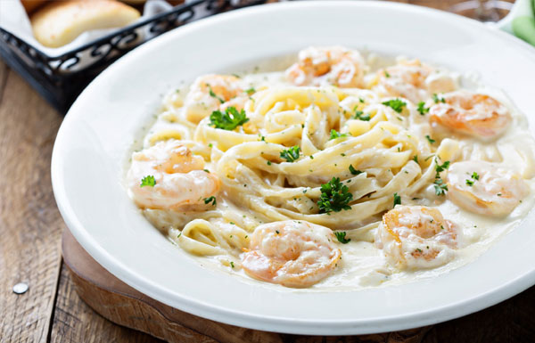 Pasta Con Salsa Alfredo